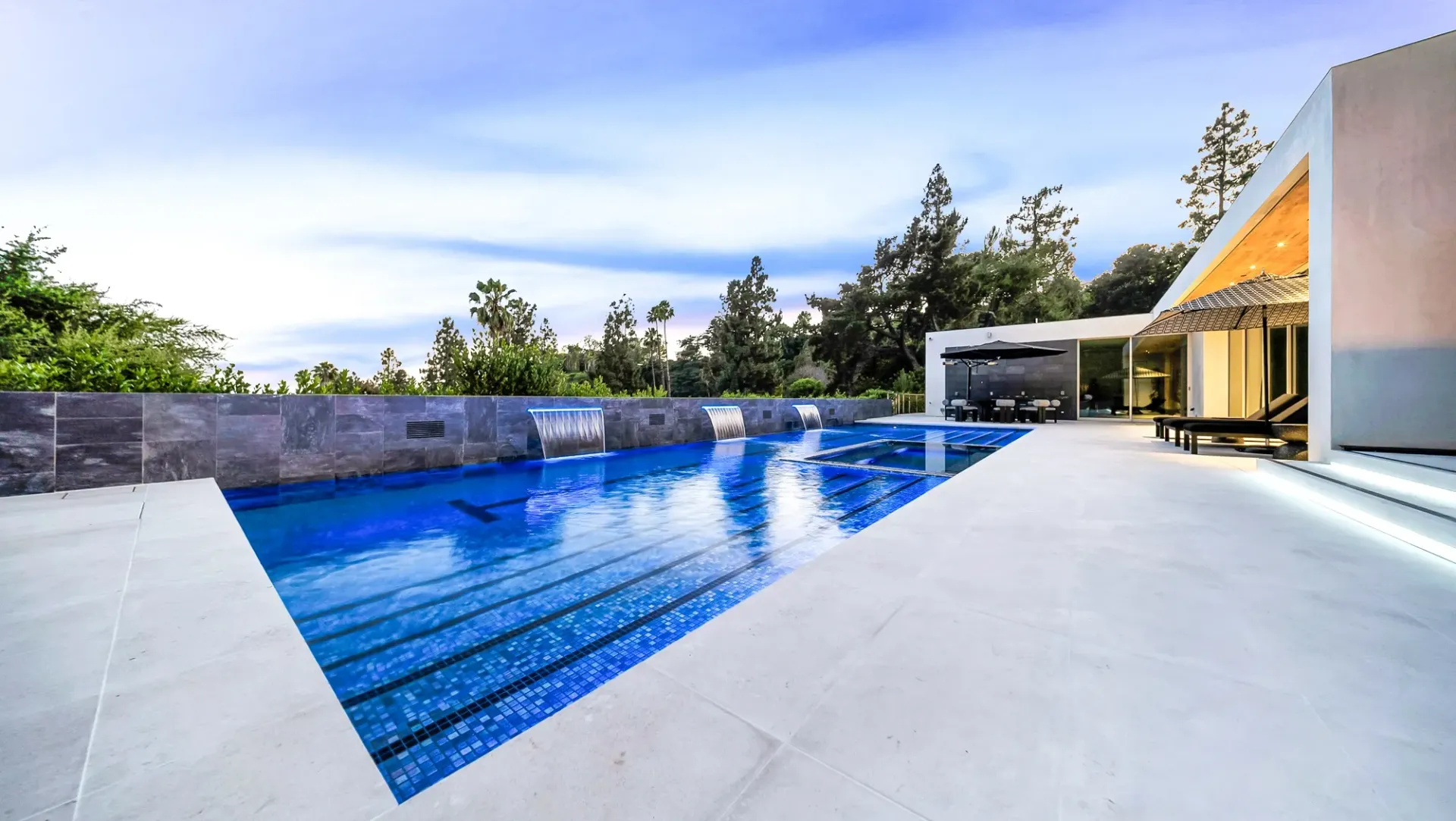 Luxury pool design and construction in Beverly Hills. Design and build by Westmod.