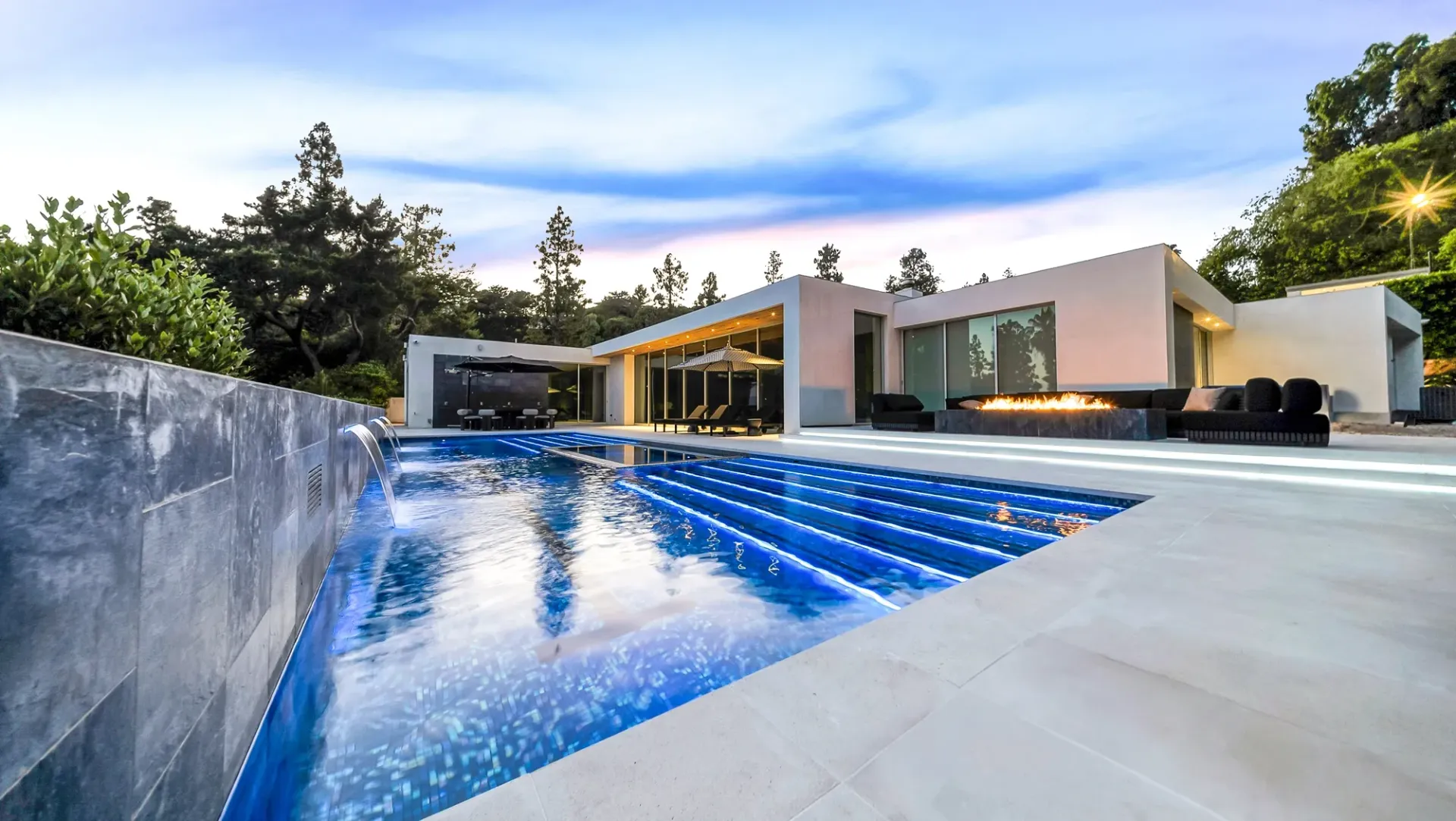 Luxury pool design and construction in Beverly Hills. Design and build by Westmod.