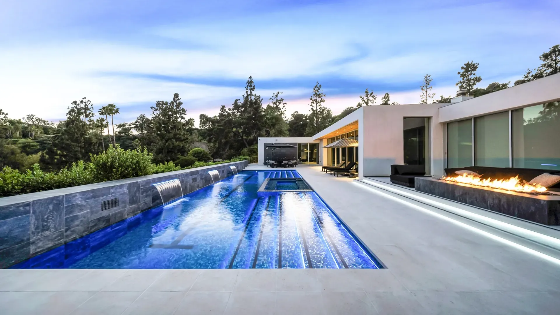 Luxury pool design and construction in Beverly Hills. Design and build by Westmod.