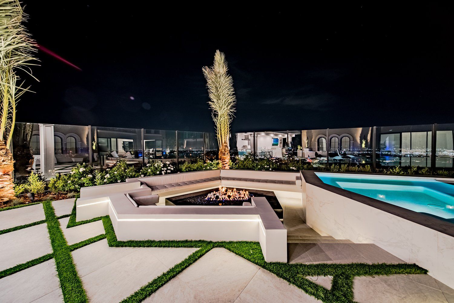 Luxury Swimming pool in Porter Ranch, CA.