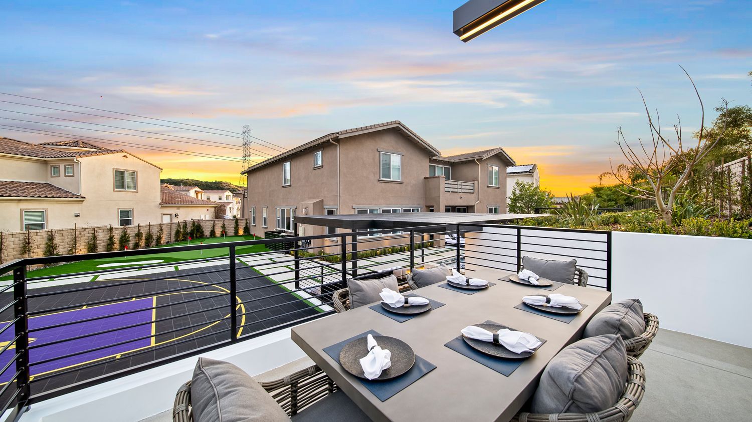 Luxury Swimming pool in Porter Ranch, CA.
