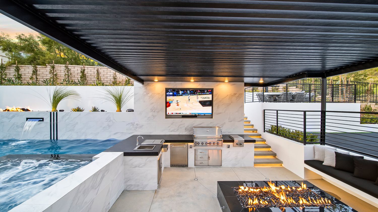 Luxury Swimming pool in Porter Ranch, CA.