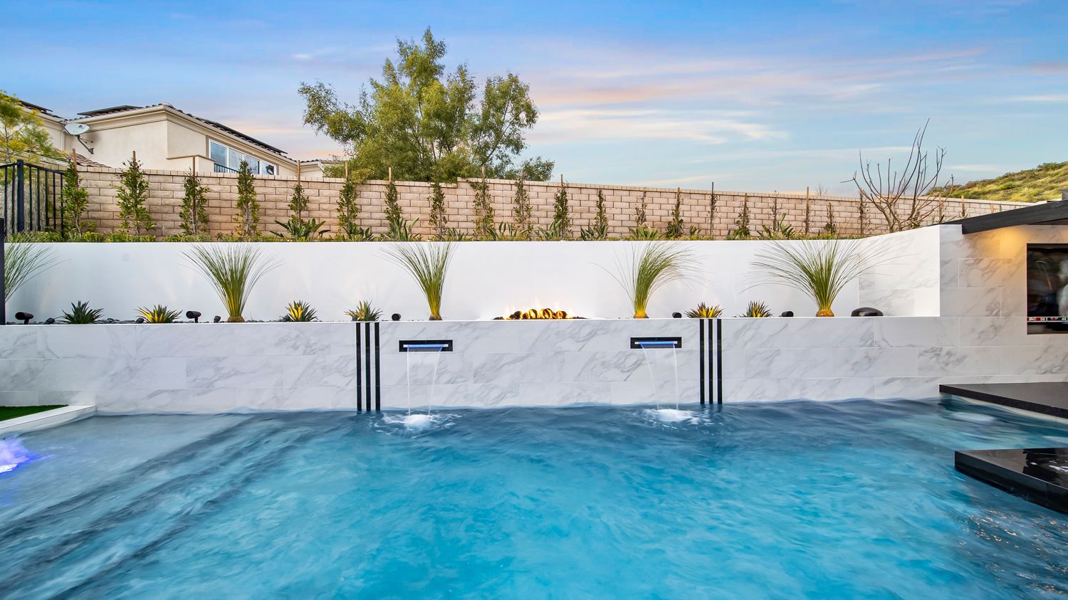 Luxury Swimming pool in Porter Ranch, CA.