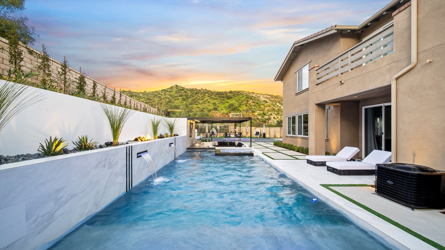 Luxury Swimming pool in Porter Ranch, CA.