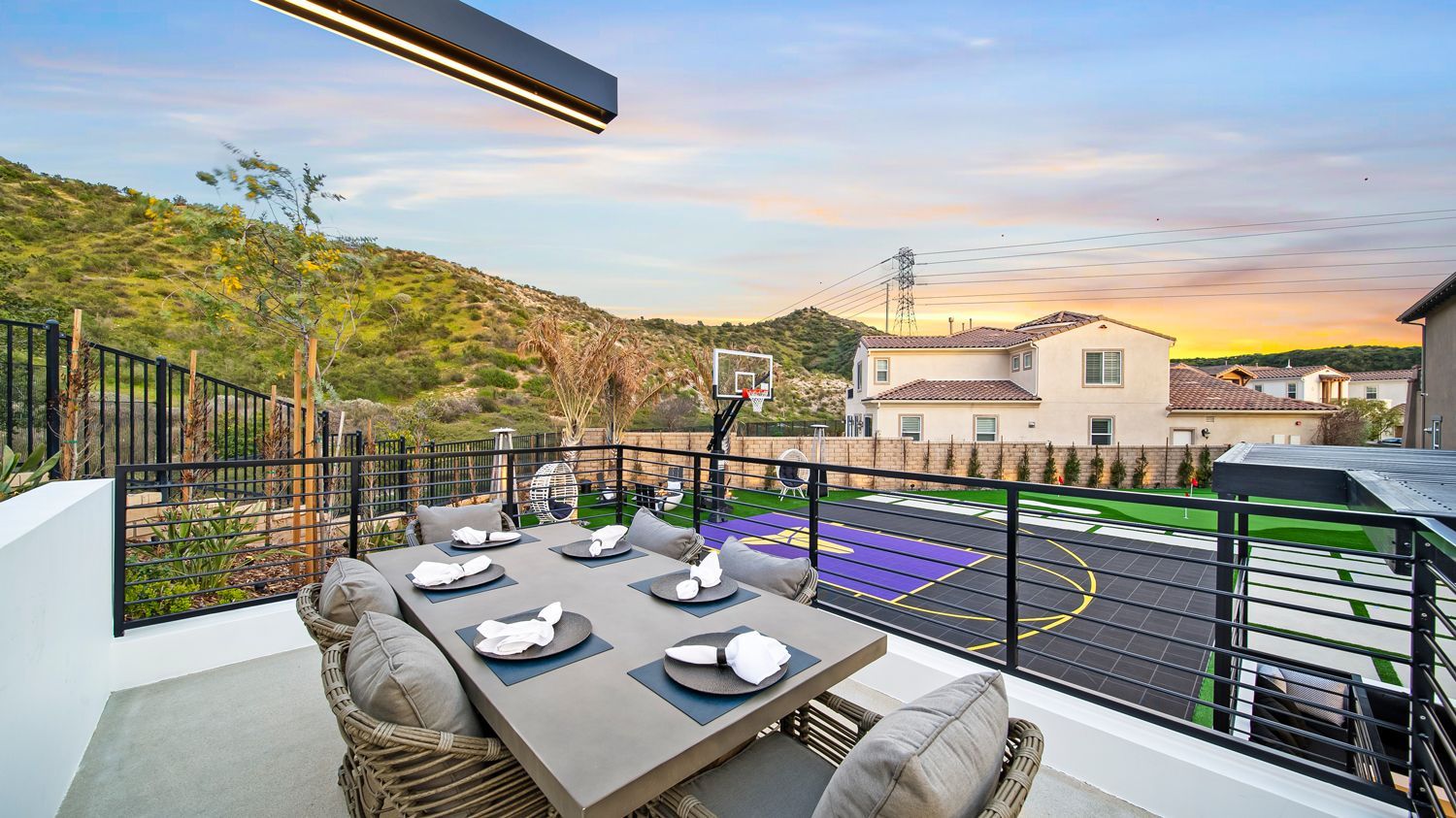 Luxury Swimming pool in Porter Ranch, CA.