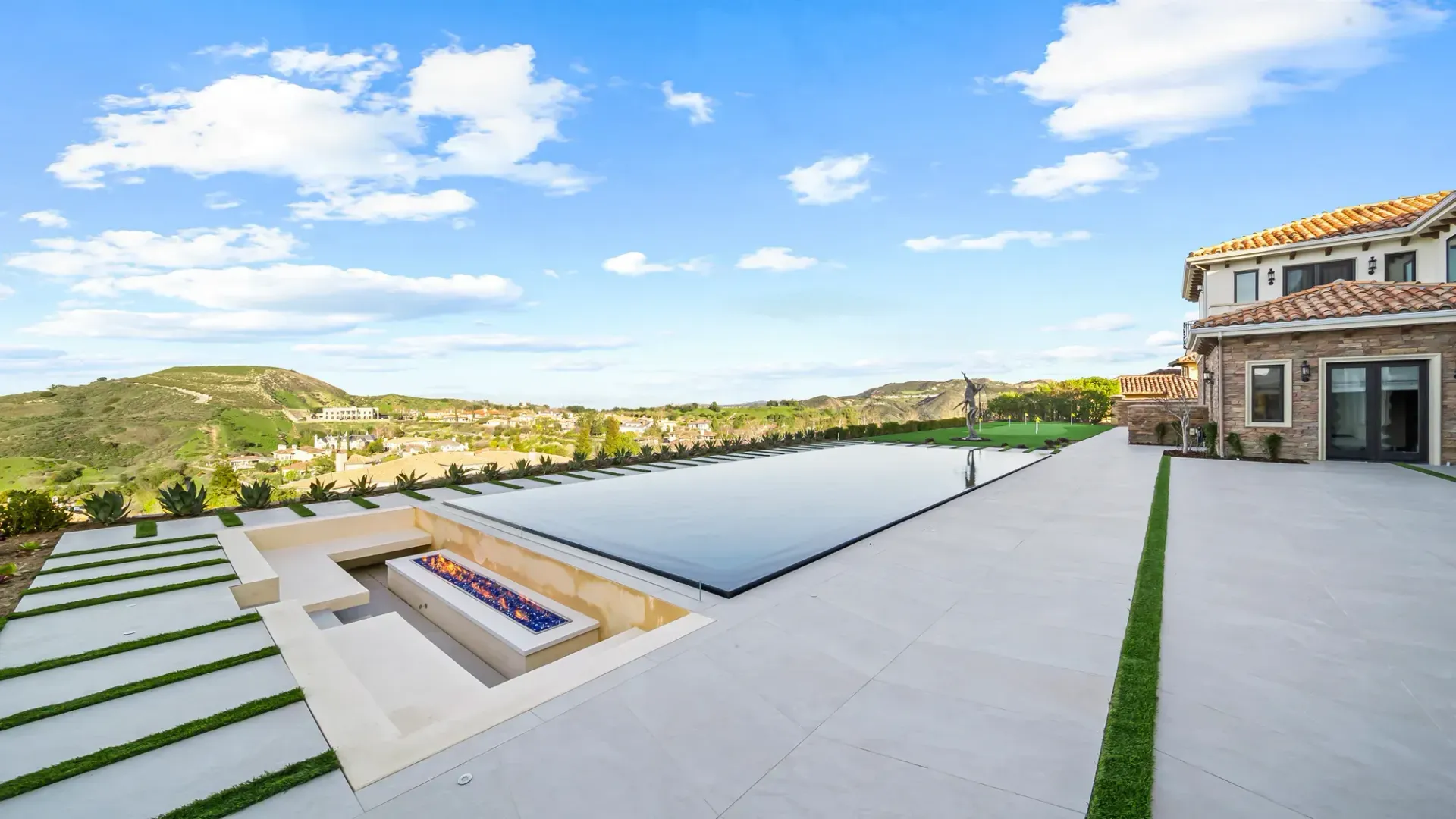 Luxury Swimming pool in Calabasas, CA.