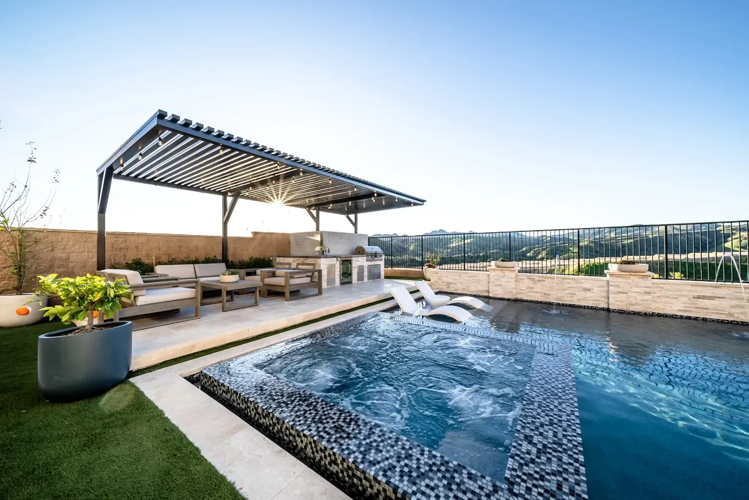 Custom pool construction in California Custom pool construction in California