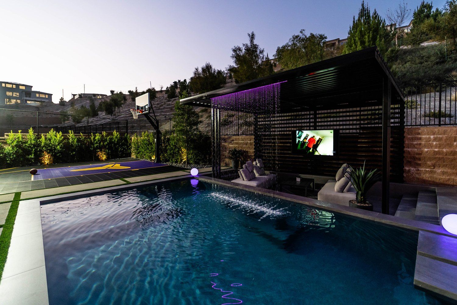 Luxury Swimming pool in Porter Ranch, CA.