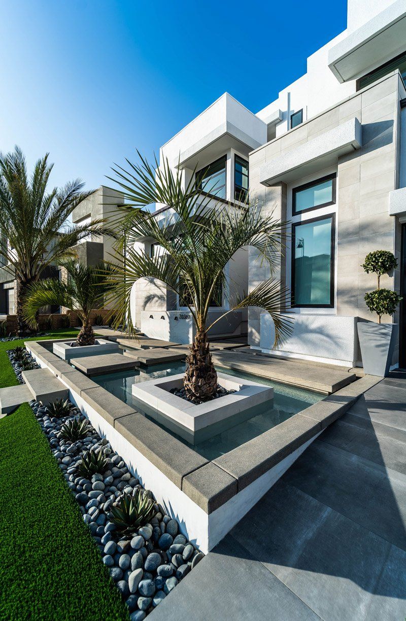 Luxury Swimming pool in Porter Ranch, CA.