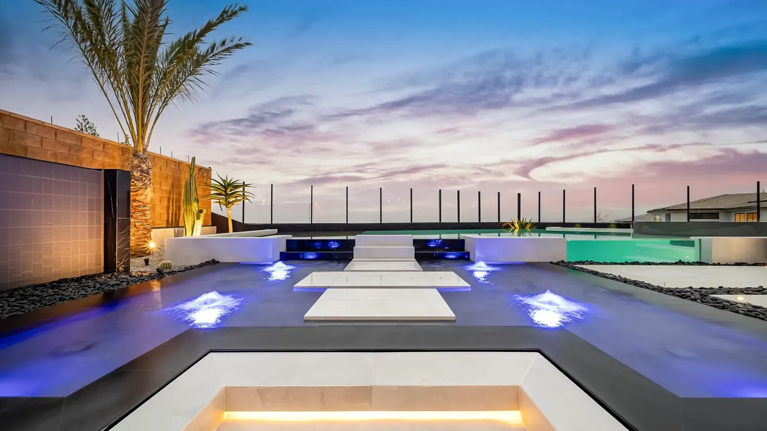 Luxury and custom swimming pool, outdoor kitchen, and landscaping in Porter Ranch Los Angeles. Work done by Westmod.