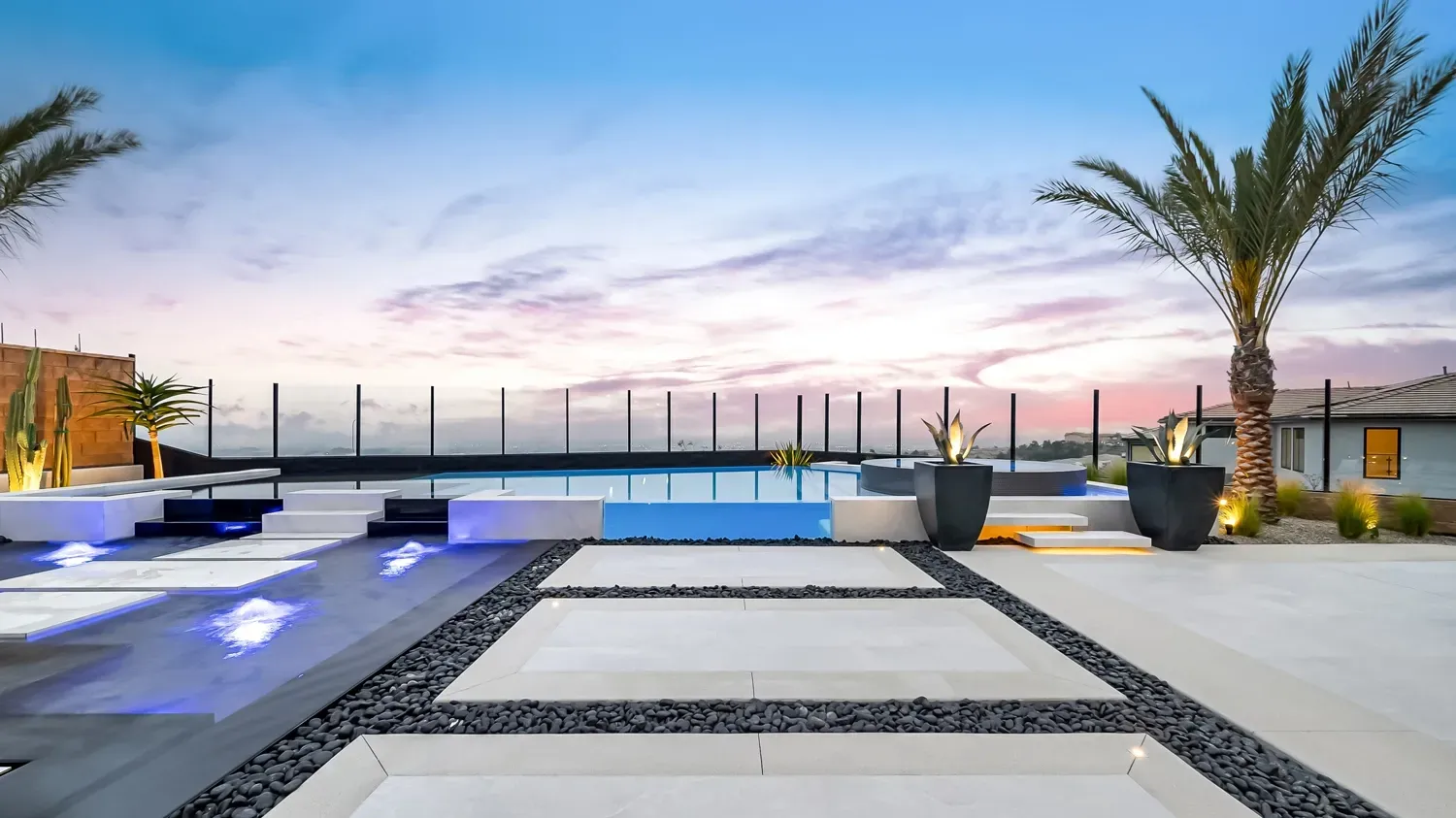 Luxury and custom swimming pool, outdoor kitchen, and landscaping in Porter Ranch Los Angeles. Work done by Westmod.