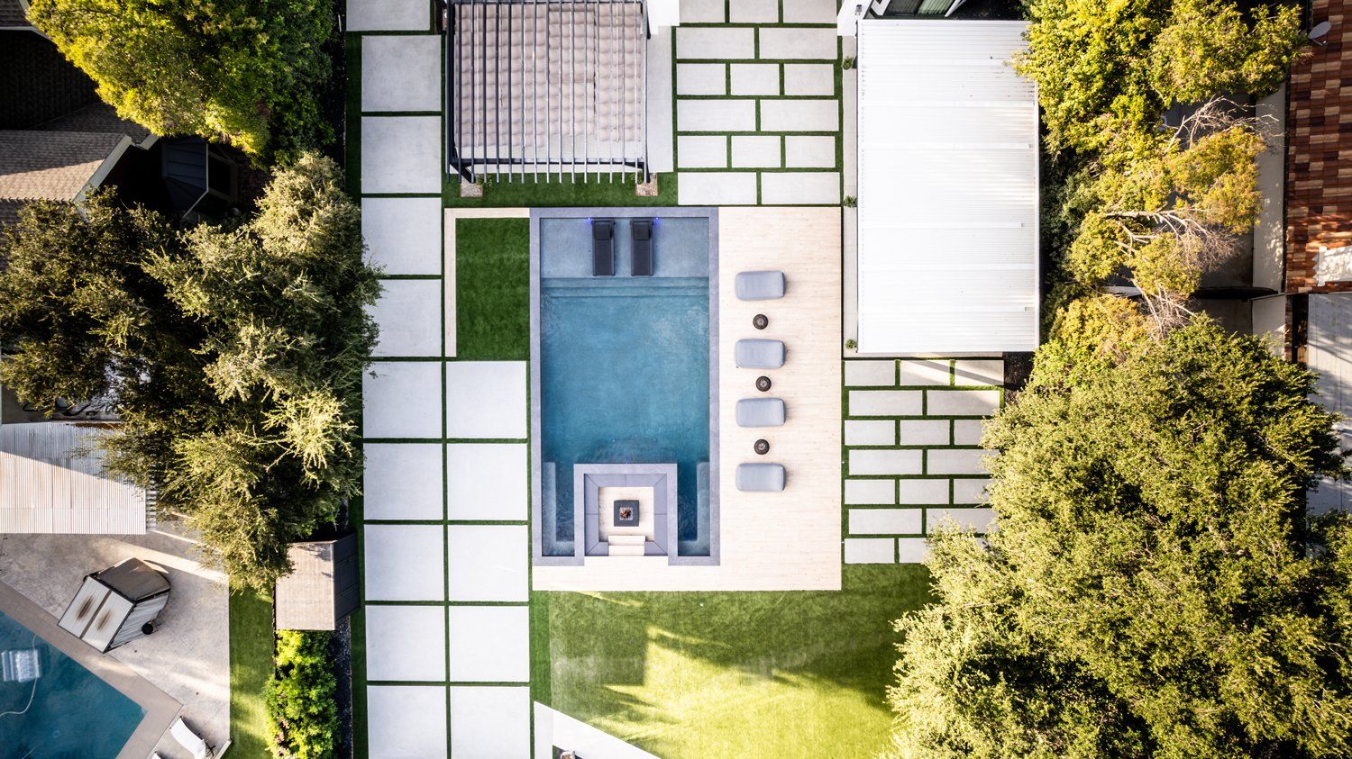 Luxury Swimming pool in Woodland Hills, CA. Luxury Swimming pool in Woodland Hills, CA.
