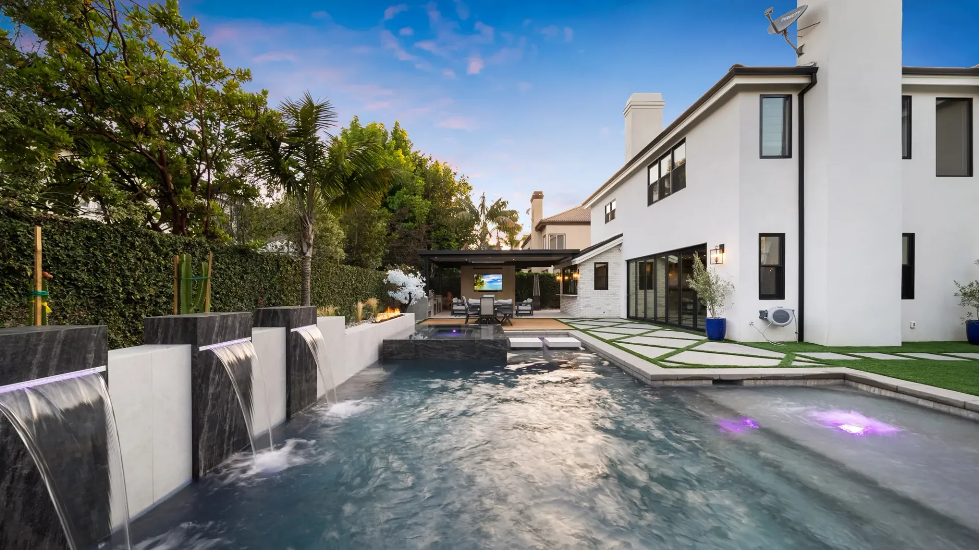 Rhythm by Westmod. Luxury Pool Build in Huntington Beach, CA.