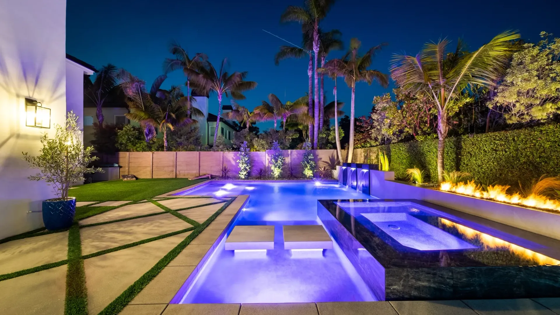 Luxury Swimming pool in Huntington Beach, CA Luxury Swimming pool in Huntington Beach, CA