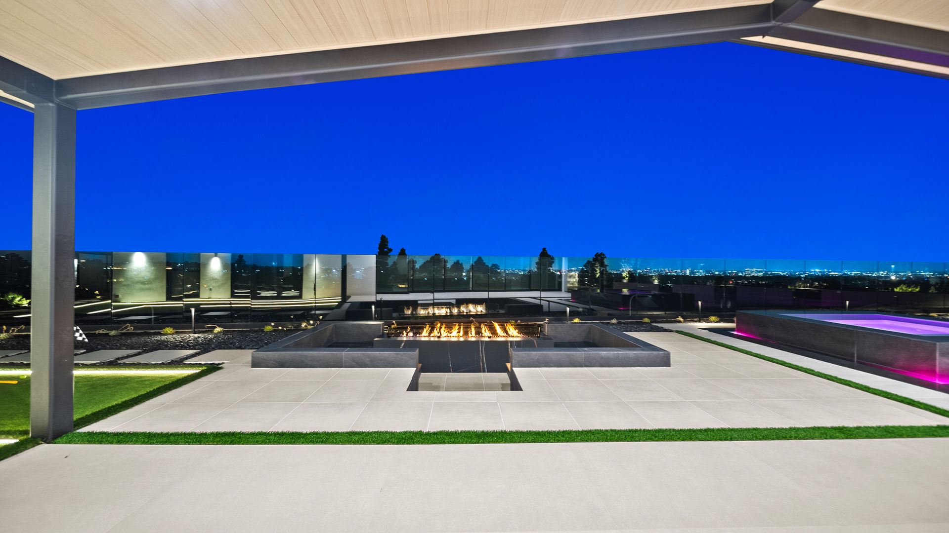 luxury pool and spa in Orange County, CA. Design and construction by Westmod.