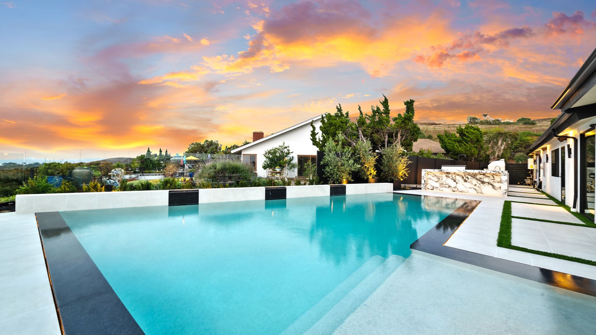luxury pool and spa in Orange County, CA. Design and construction by Westmod.