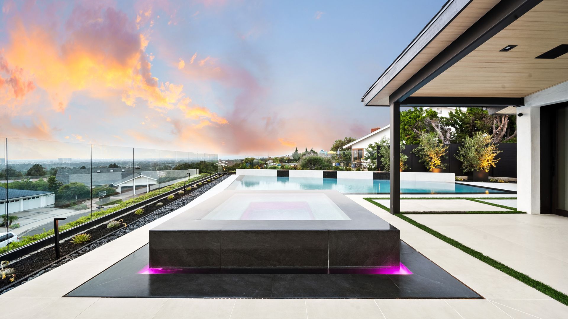 luxury pool and spa in Orange County, CA. Design and construction by Westmod.