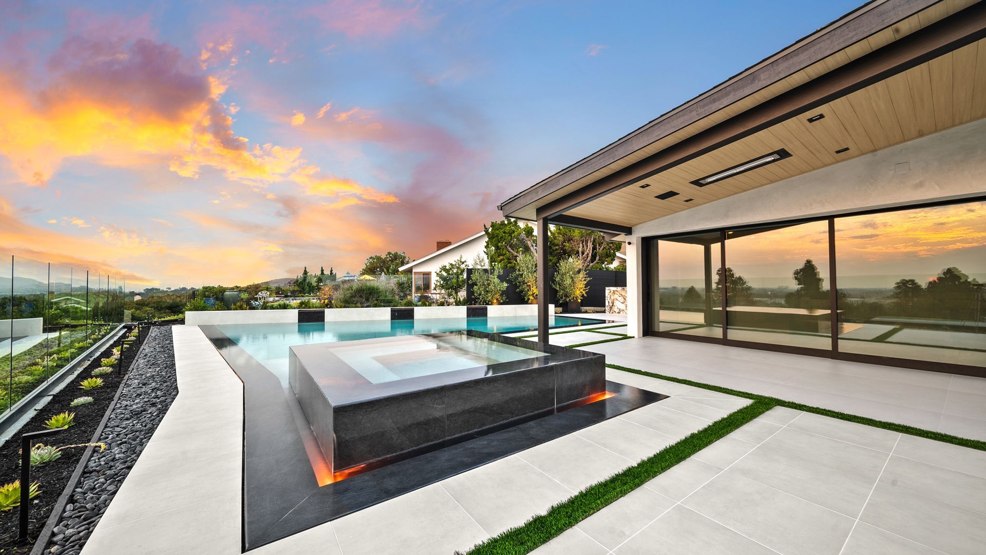 luxury pool and spa in Orange County, CA. Design and construction by Westmod.