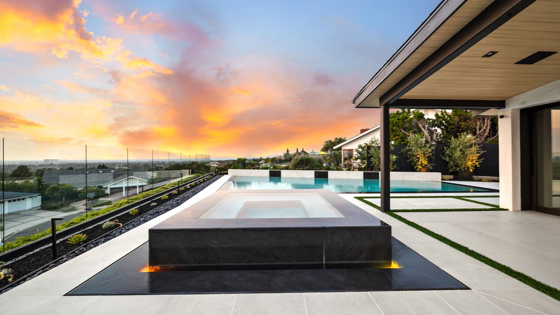 luxury pool and spa in Orange County, CA. Design and construction by Westmod.