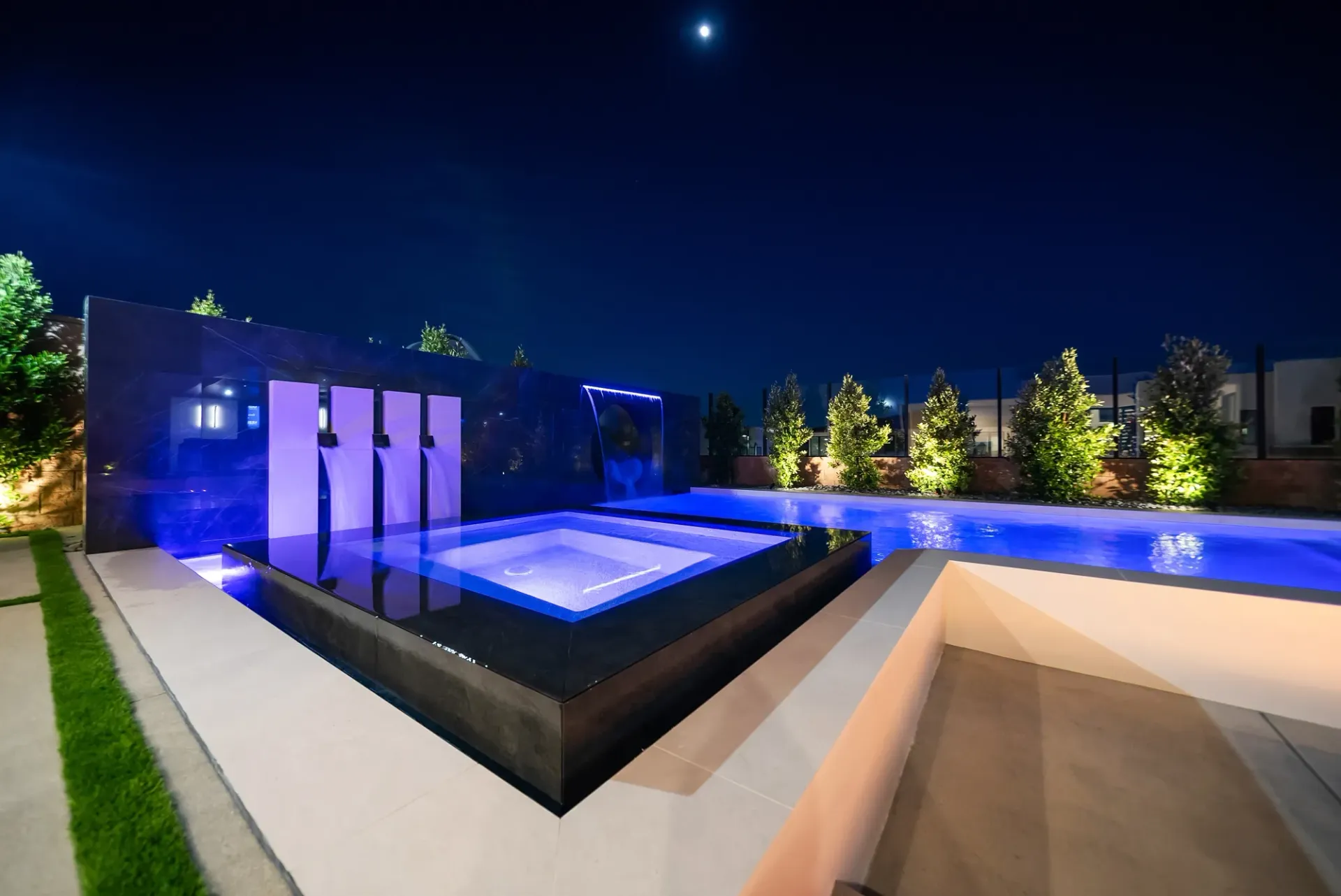 Luxury pool and outdoor living space in Porter Ranch, CA. Design and construction by Westmod.