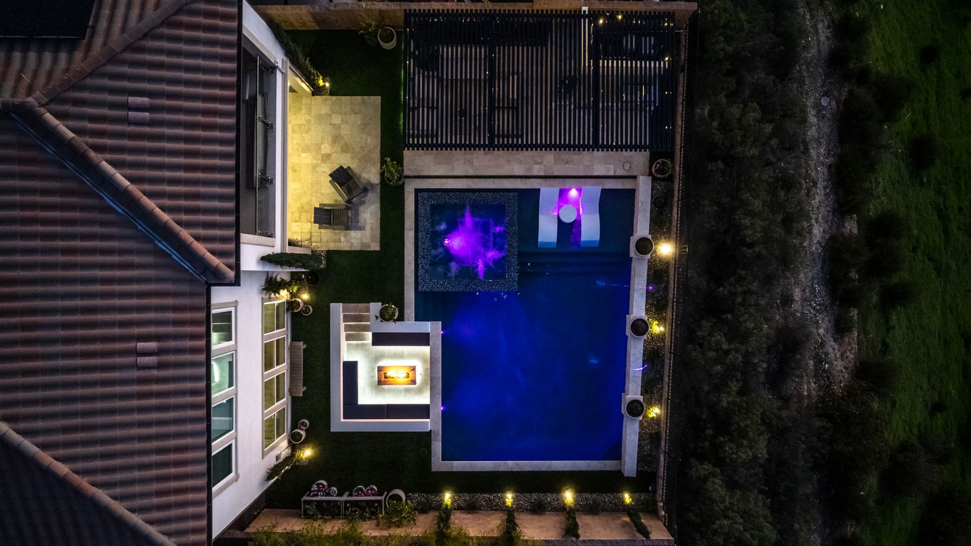 Luxury Swimming pool in Porter Ranch, CA.