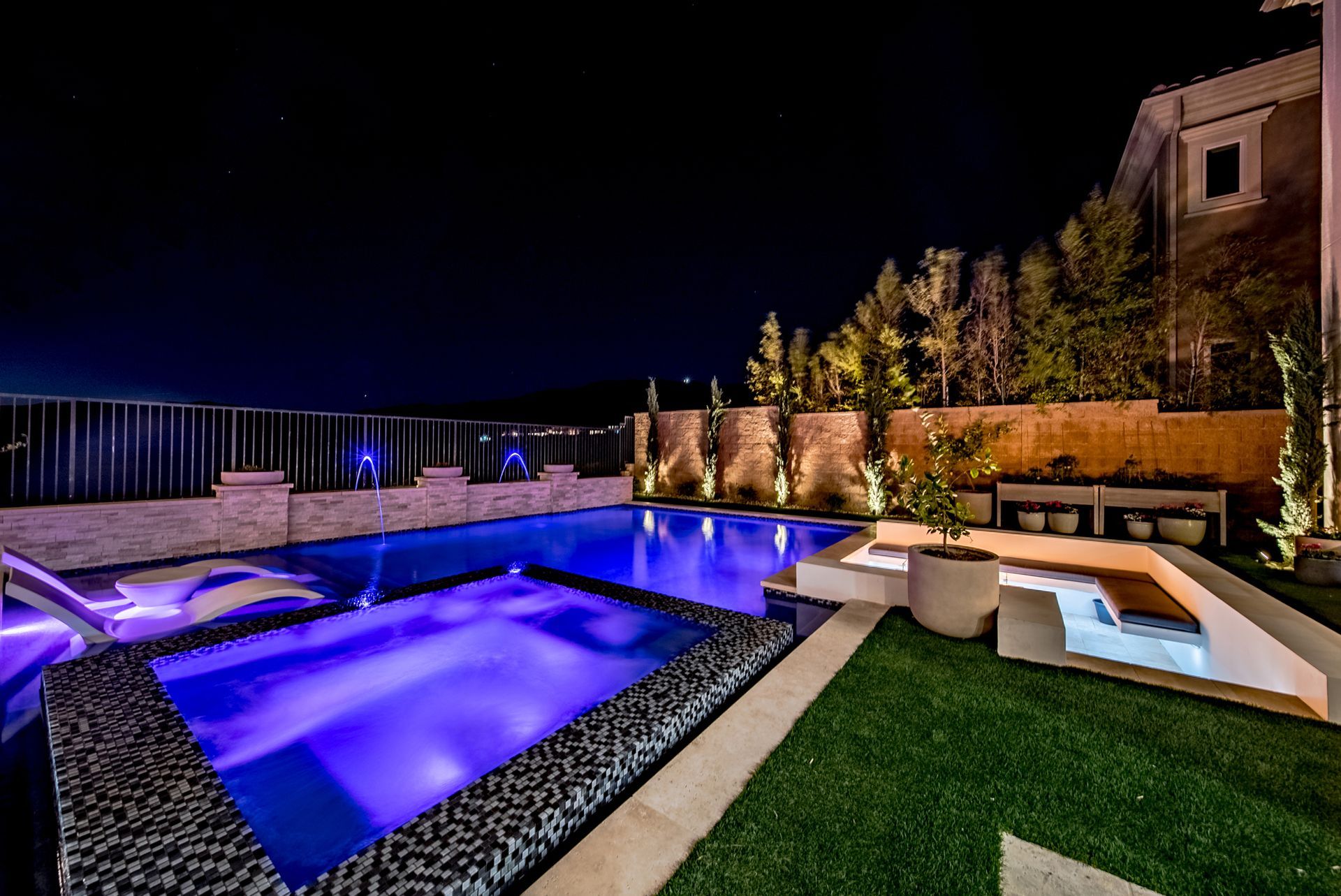 Luxury Swimming pool in Porter Ranch, CA.