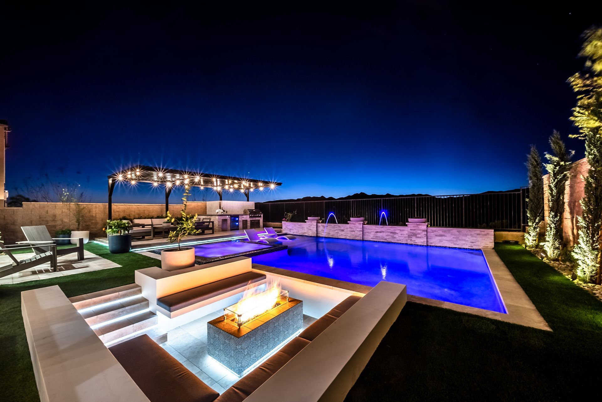 Luxury Swimming pool in Porter Ranch, CA.