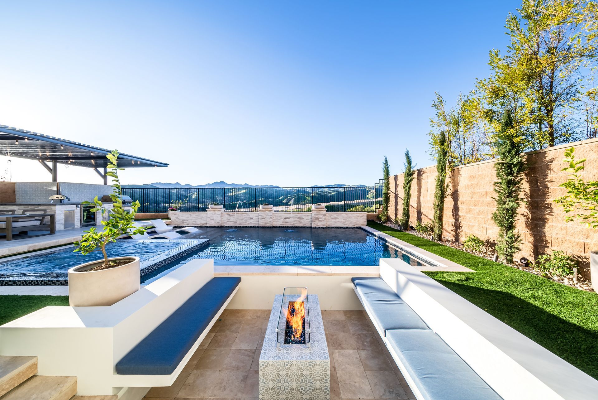 Luxury Swimming pool in Porter Ranch, CA.