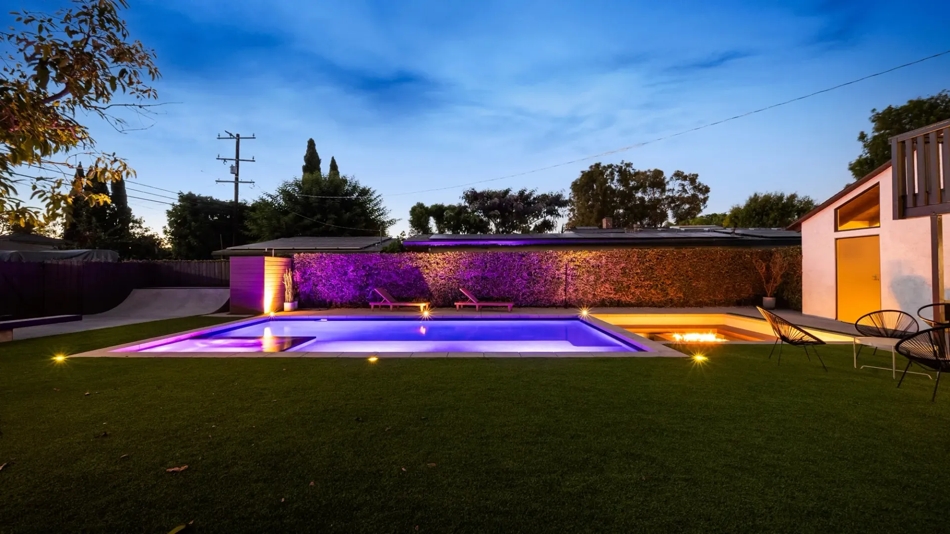 Luxury Swimming pool in Long Beach, CA Luxury Swimming pool in Long Beach, CA