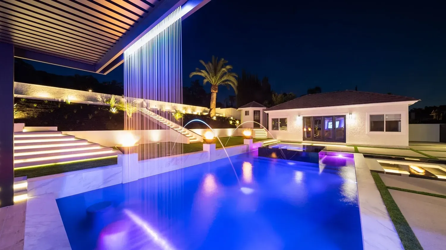 Luxury pool construction costs in Southern California. Luxury pool construction costs in Southern California.