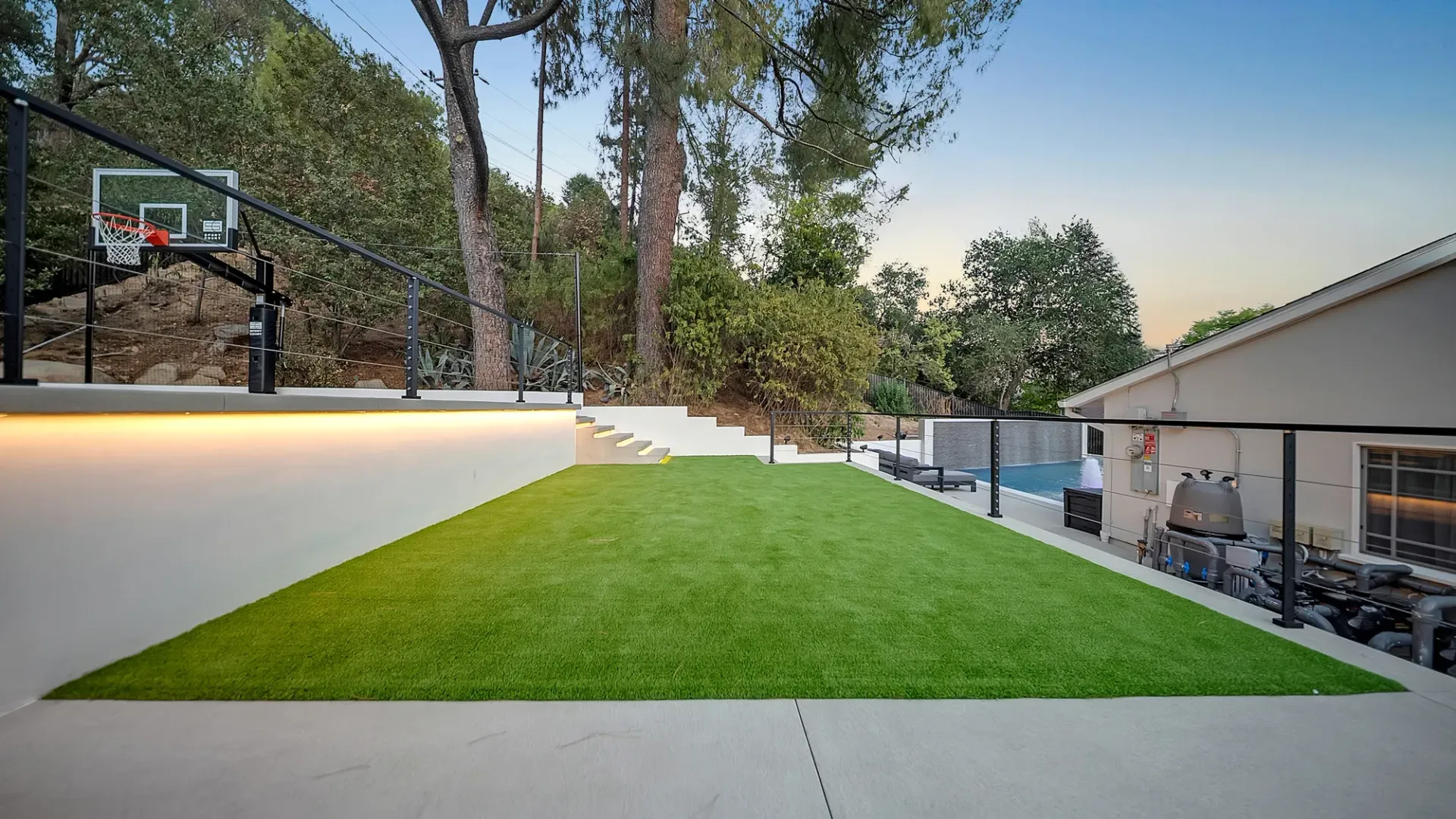 Custom pool and outdoor living space by Westmod. Location - La Canada Flintridge, CA