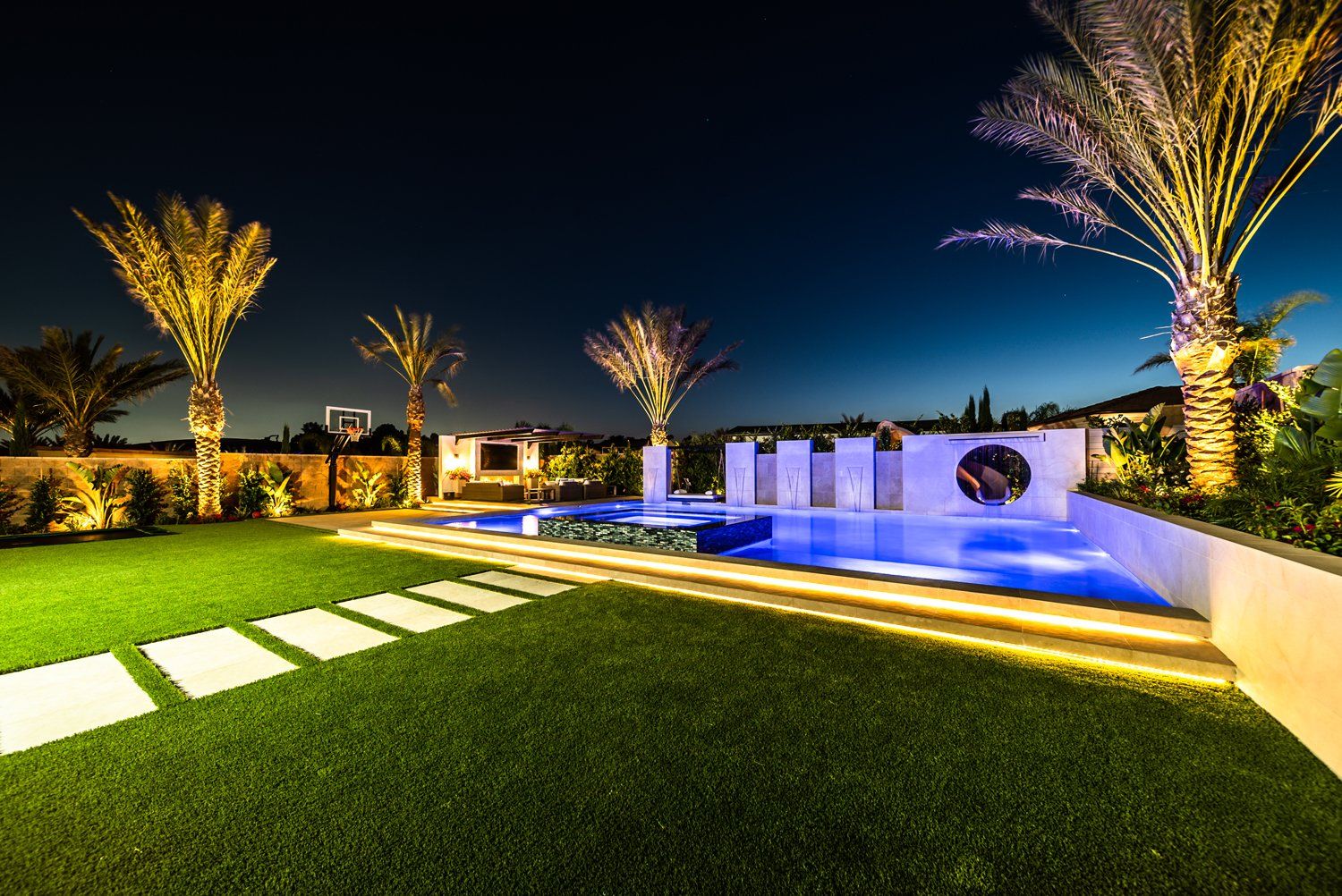 Luxury Swimming pool in Porter Ranch, CA.
