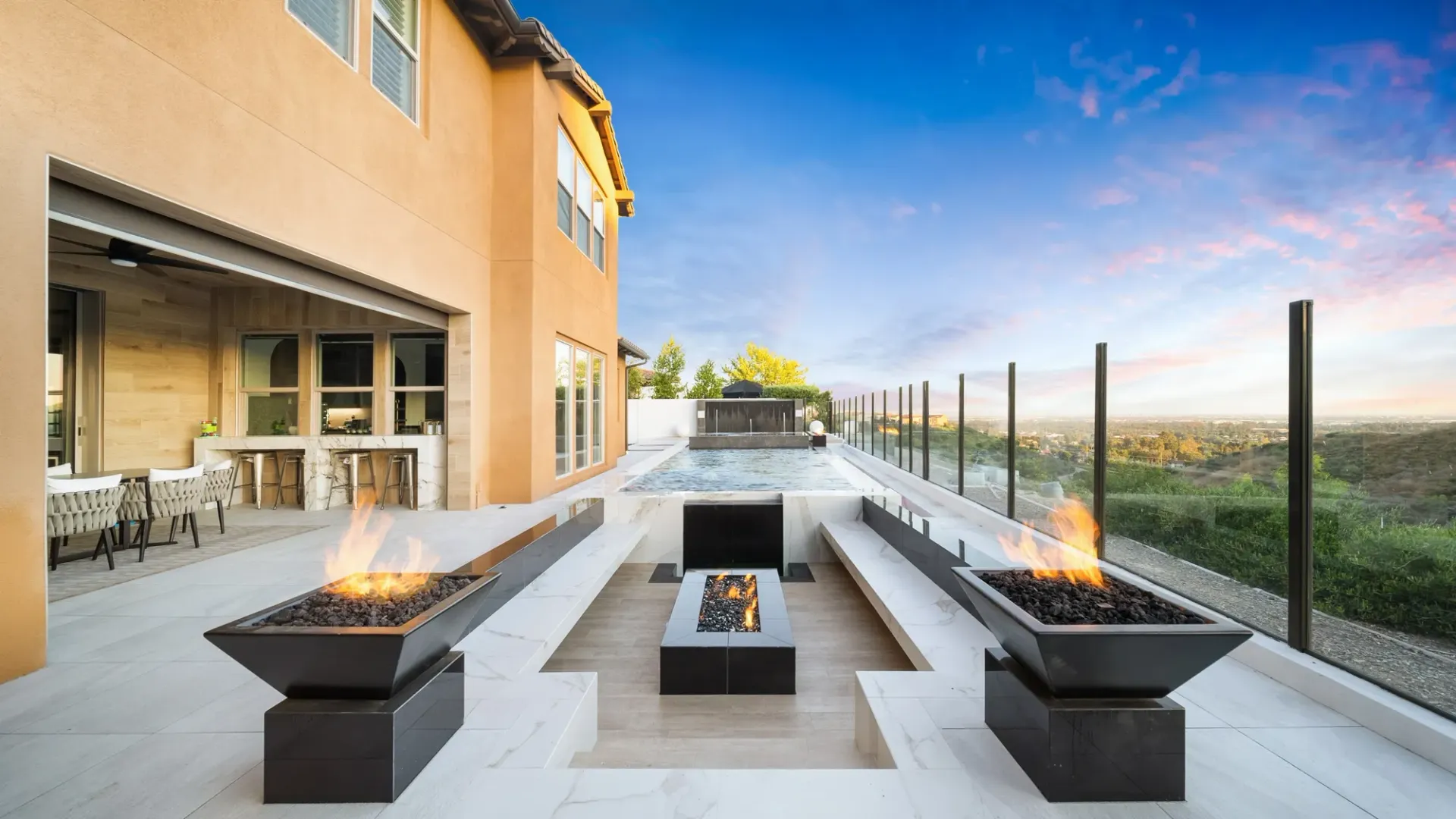 Luxury Swimming pool in Porter Ranch, CA.