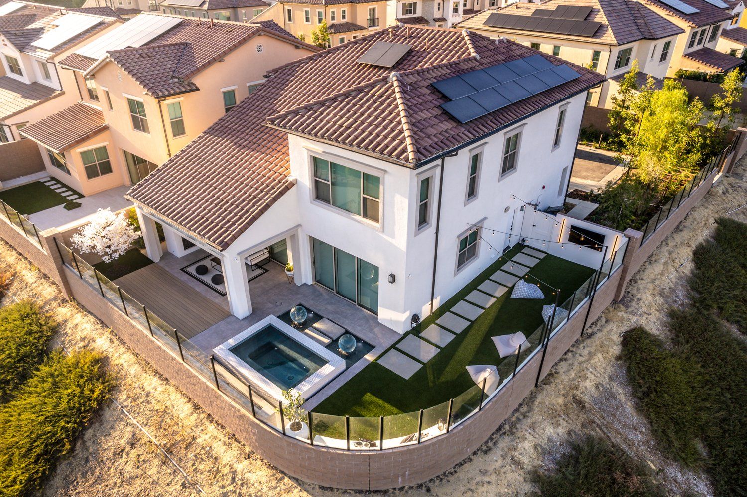 Luxury Swimming pool in Irvine, CA. Luxury Swimming pool in Irvine, CA.