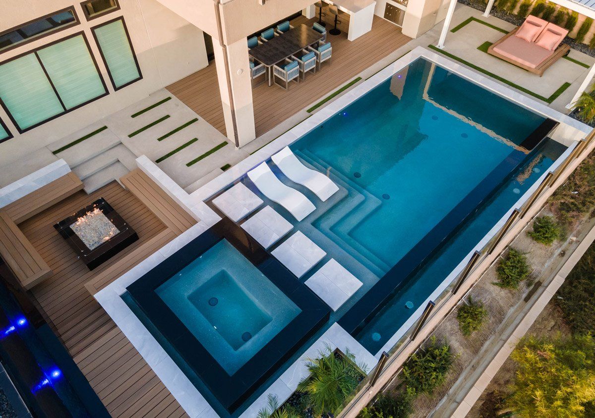 Luxury Swimming pool in Porter Ranch, CA.