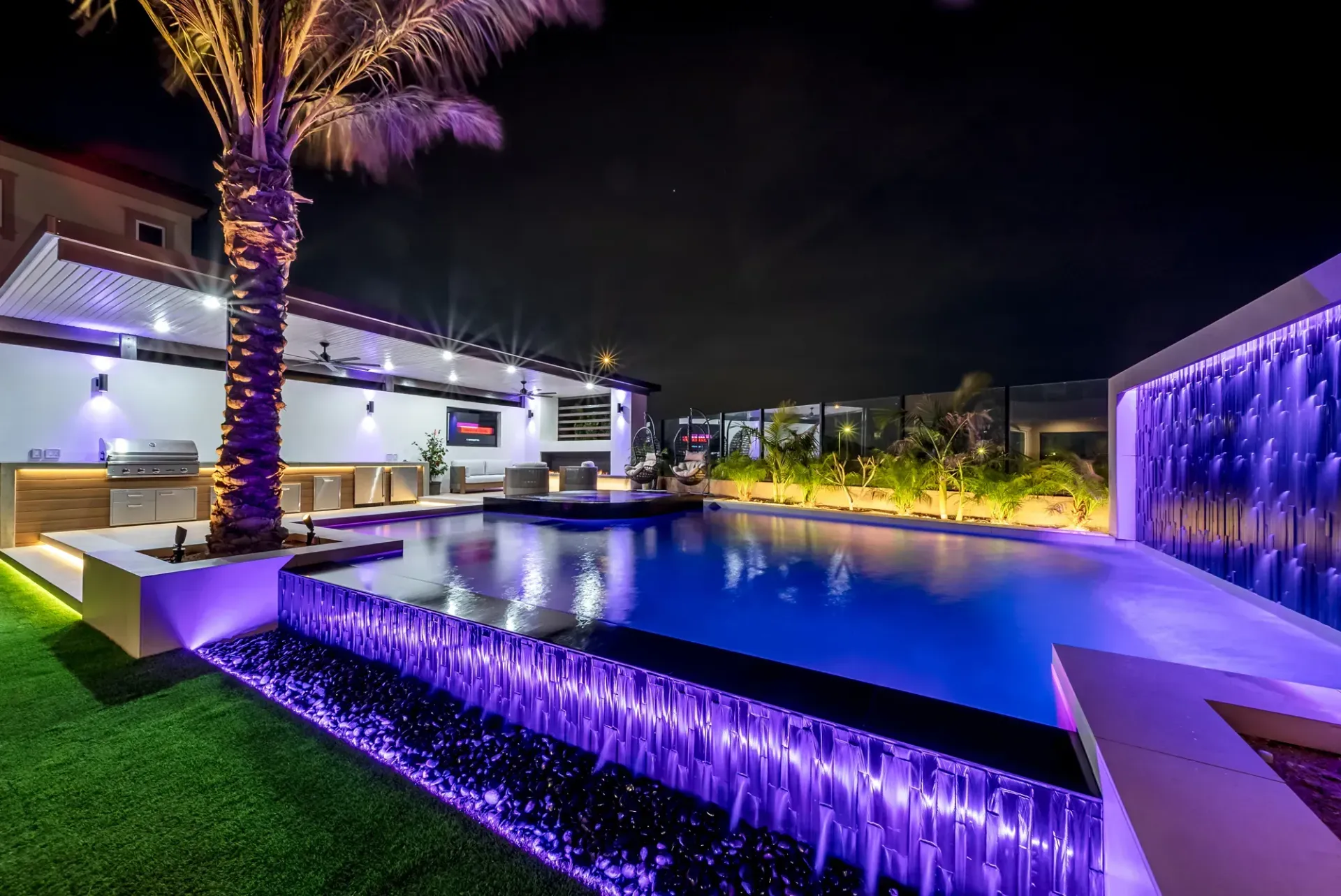 Luxury Swimming pool in Porter Ranch, CA.