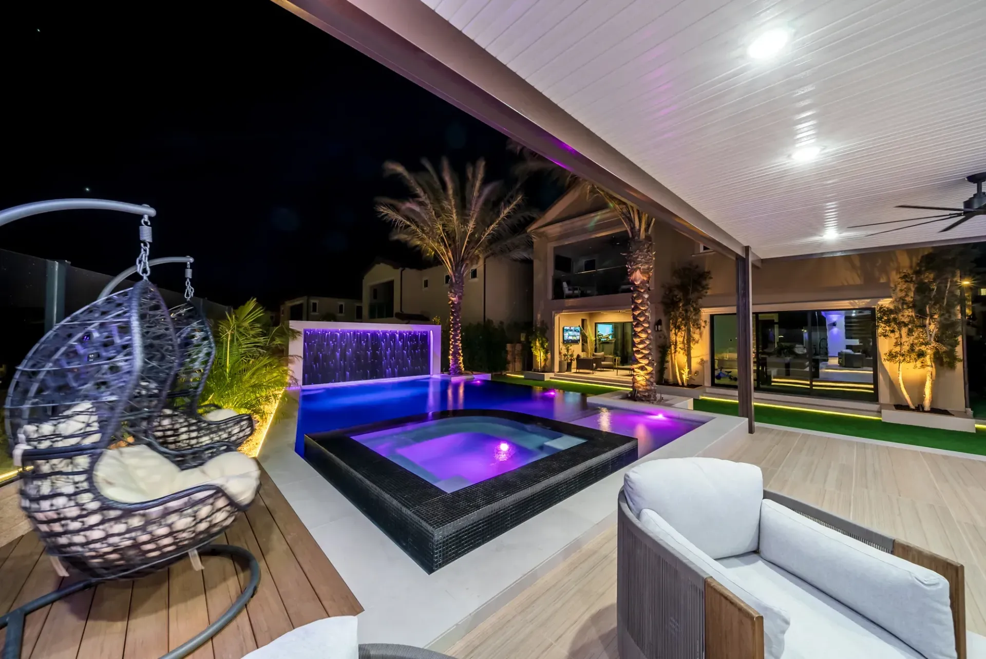 Luxury Swimming pool in Porter Ranch, CA.