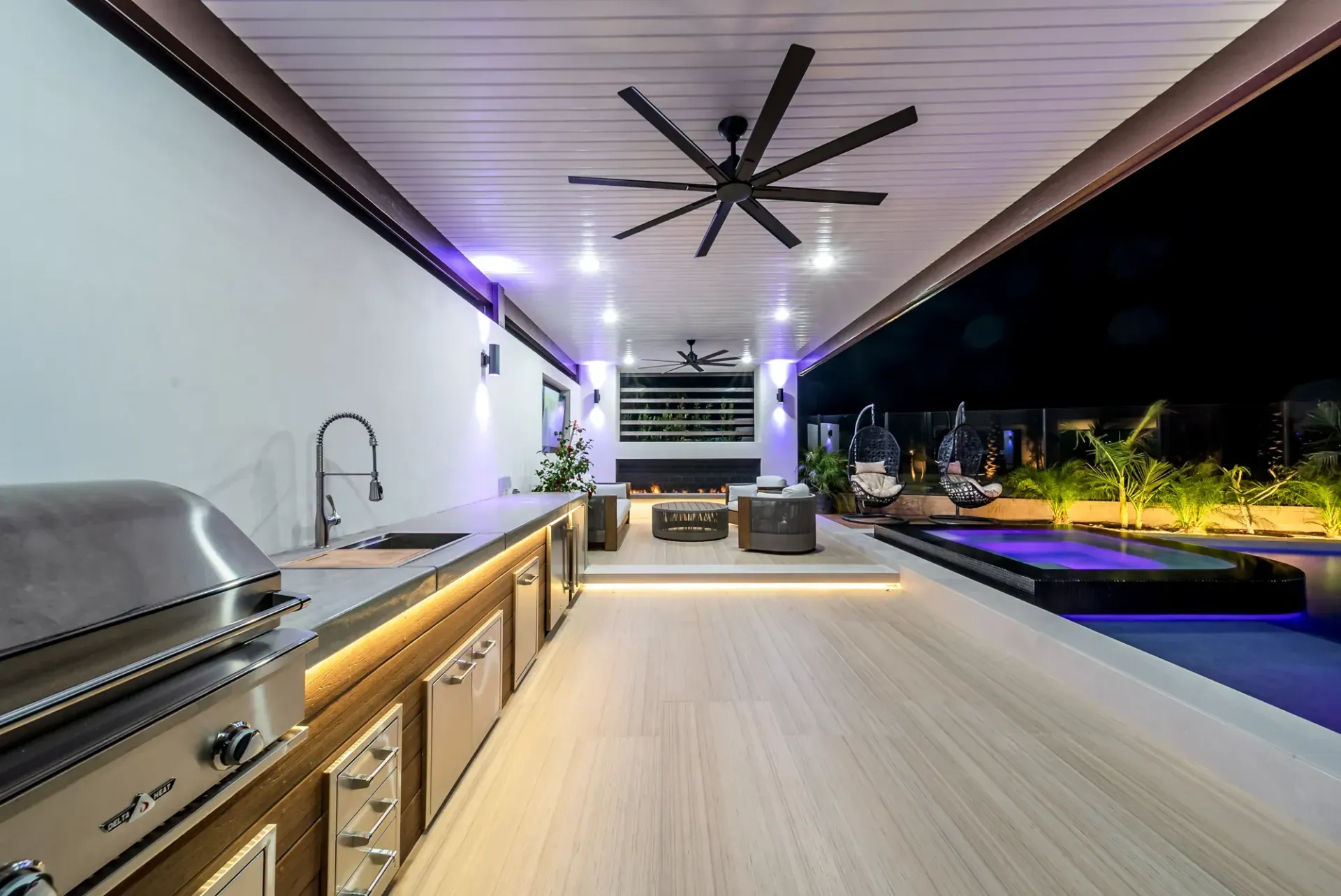 Luxury Swimming pool in Porter Ranch, CA.