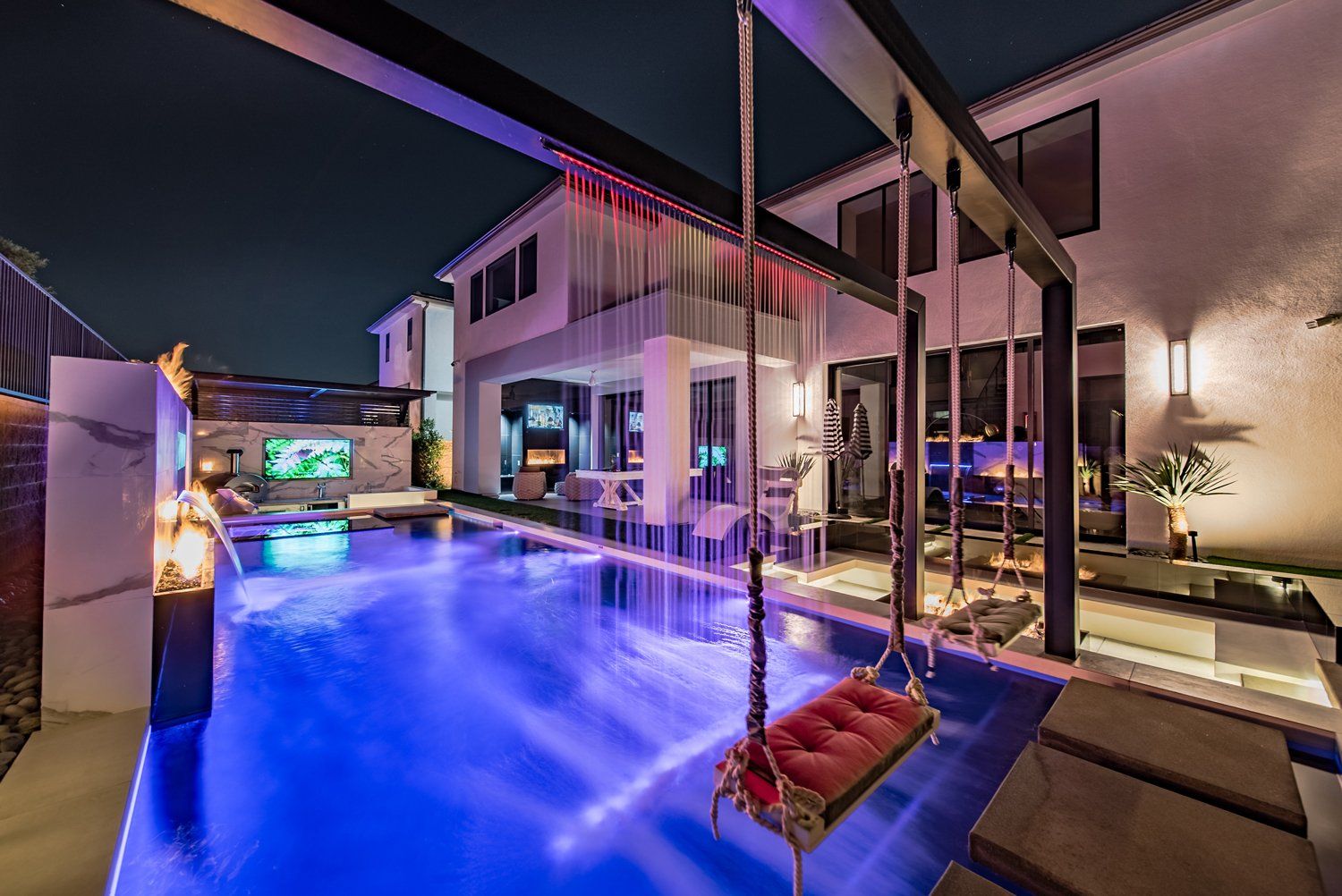 Luxury Swimming pool in Porter Ranch, CA.