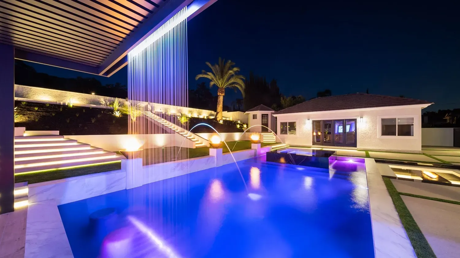 Luxury Swimming pool in Rancho Cucamonga, CA.