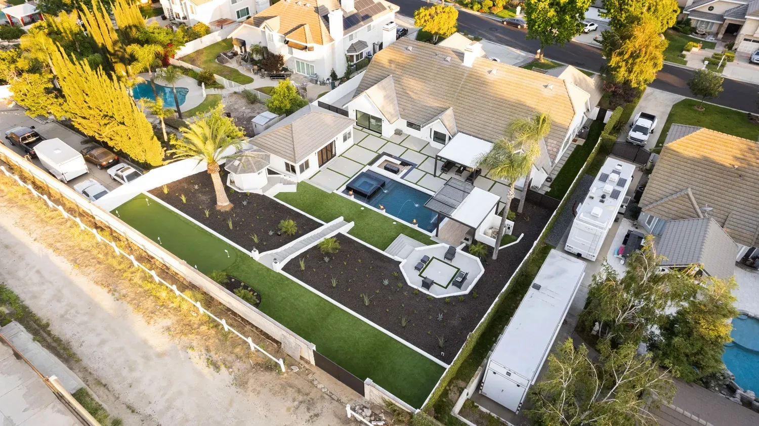 Luxury Swimming pool in Rancho Cucamonga, CA.