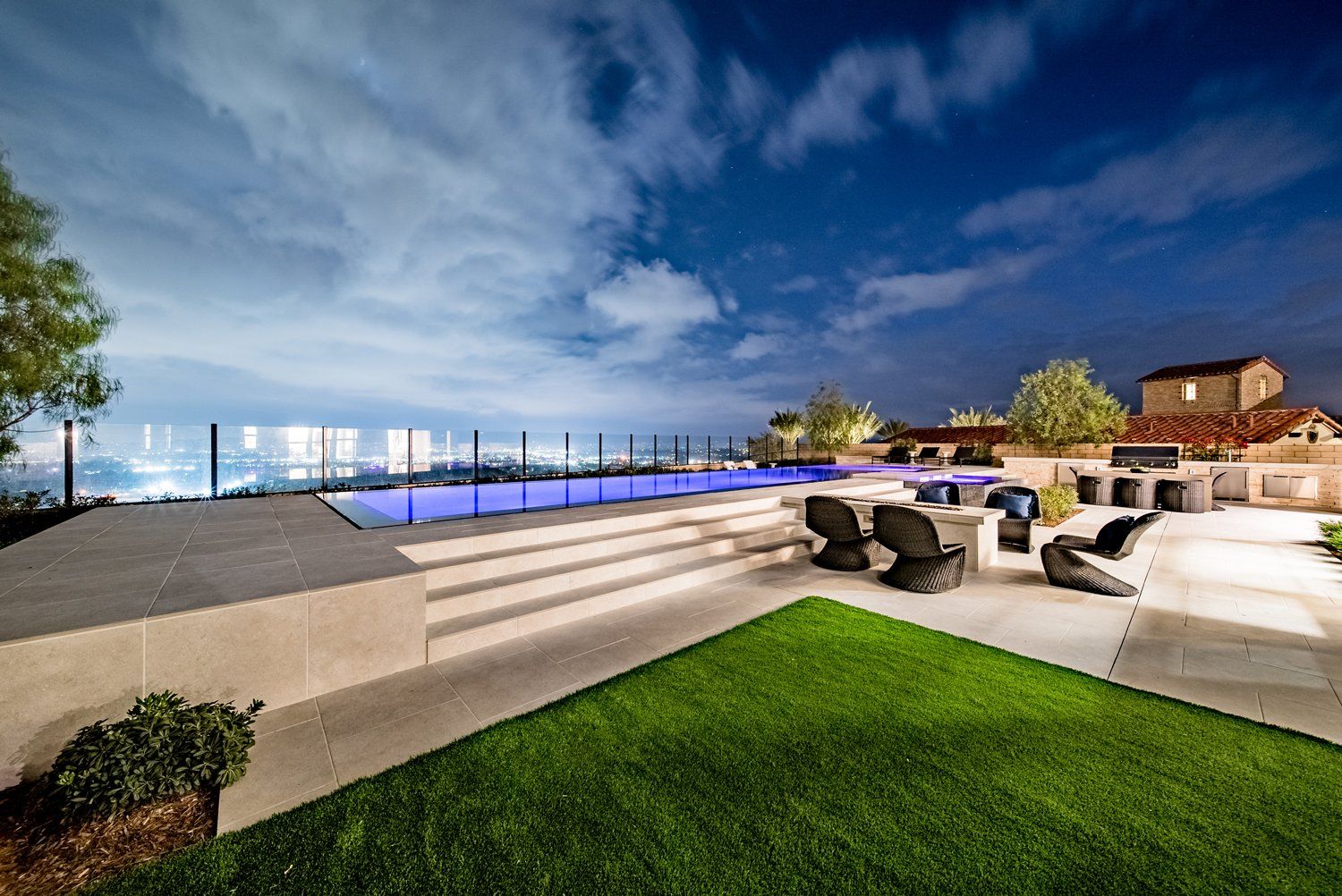 Luxury Swimming pool in Chatsworth, CA. Luxury Swimming pool in Chatsworth, CA.