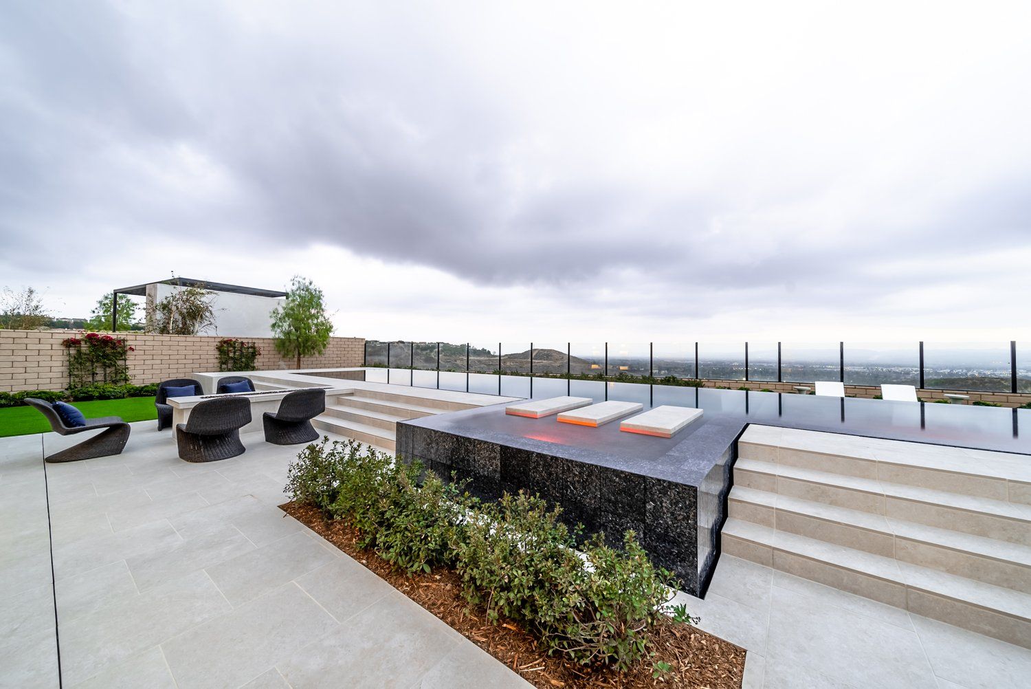 Luxury Swimming pool in Chatsworth, CA.
