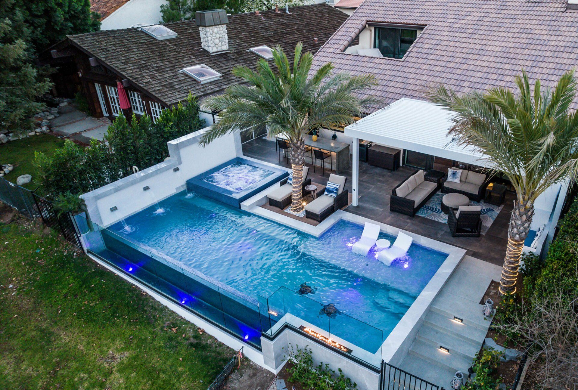 Luxury Swimming pool in Westlake Village, CA.