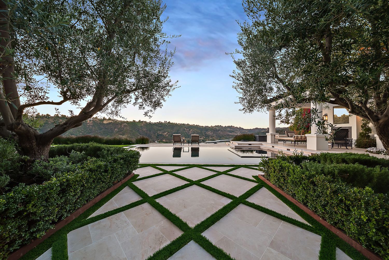 custom pool overlooking lake in Los Angeles, CA.