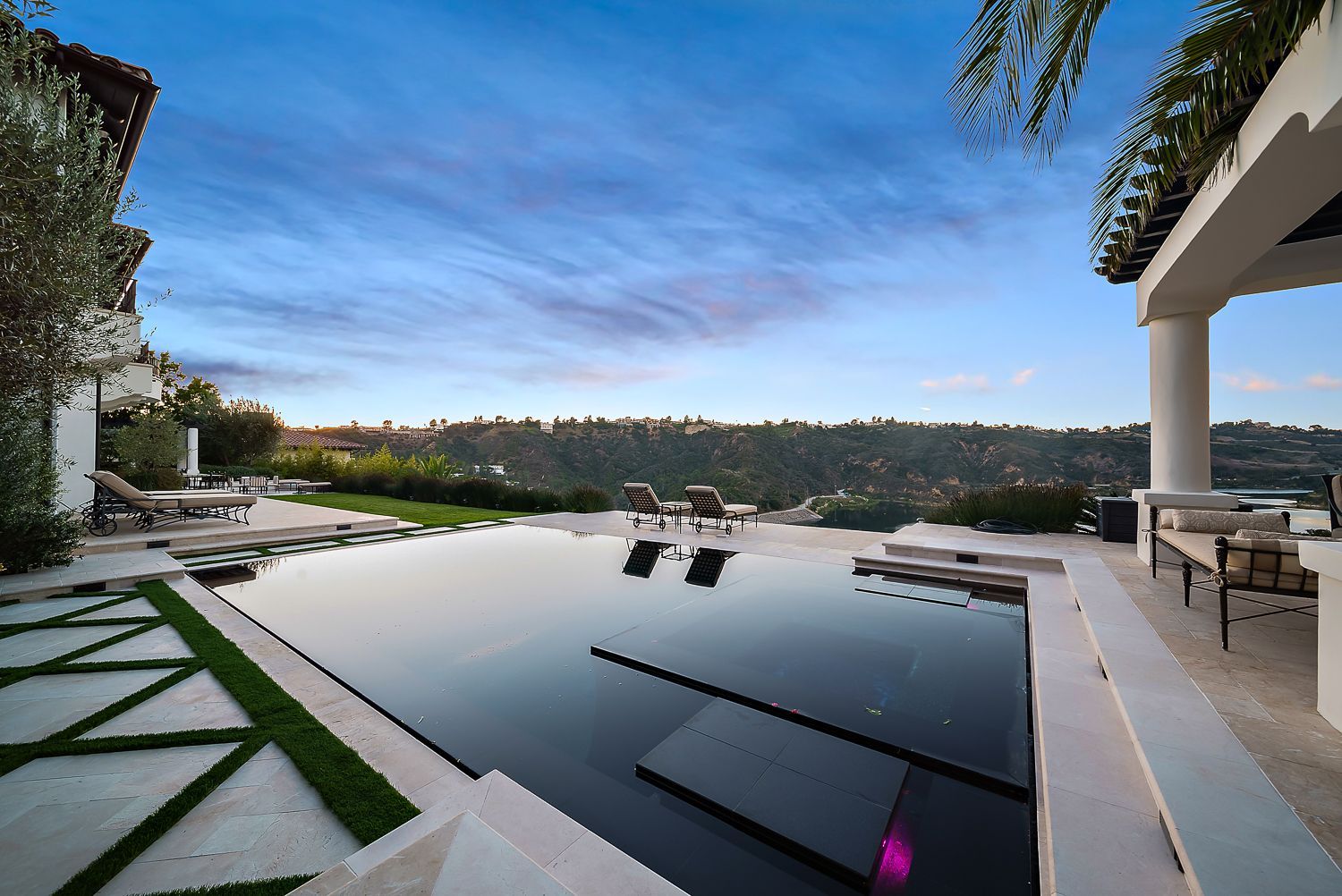 custom pool overlooking lake in Los Angeles, CA.