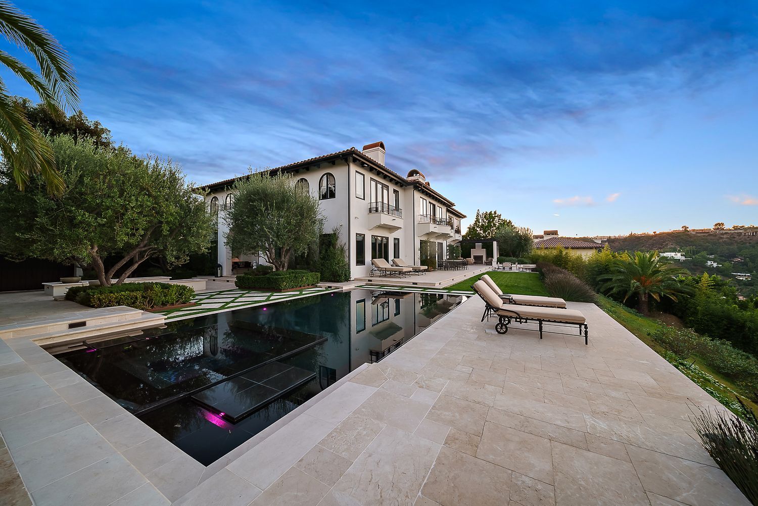 custom pool overlooking lake in Los Angeles, CA.