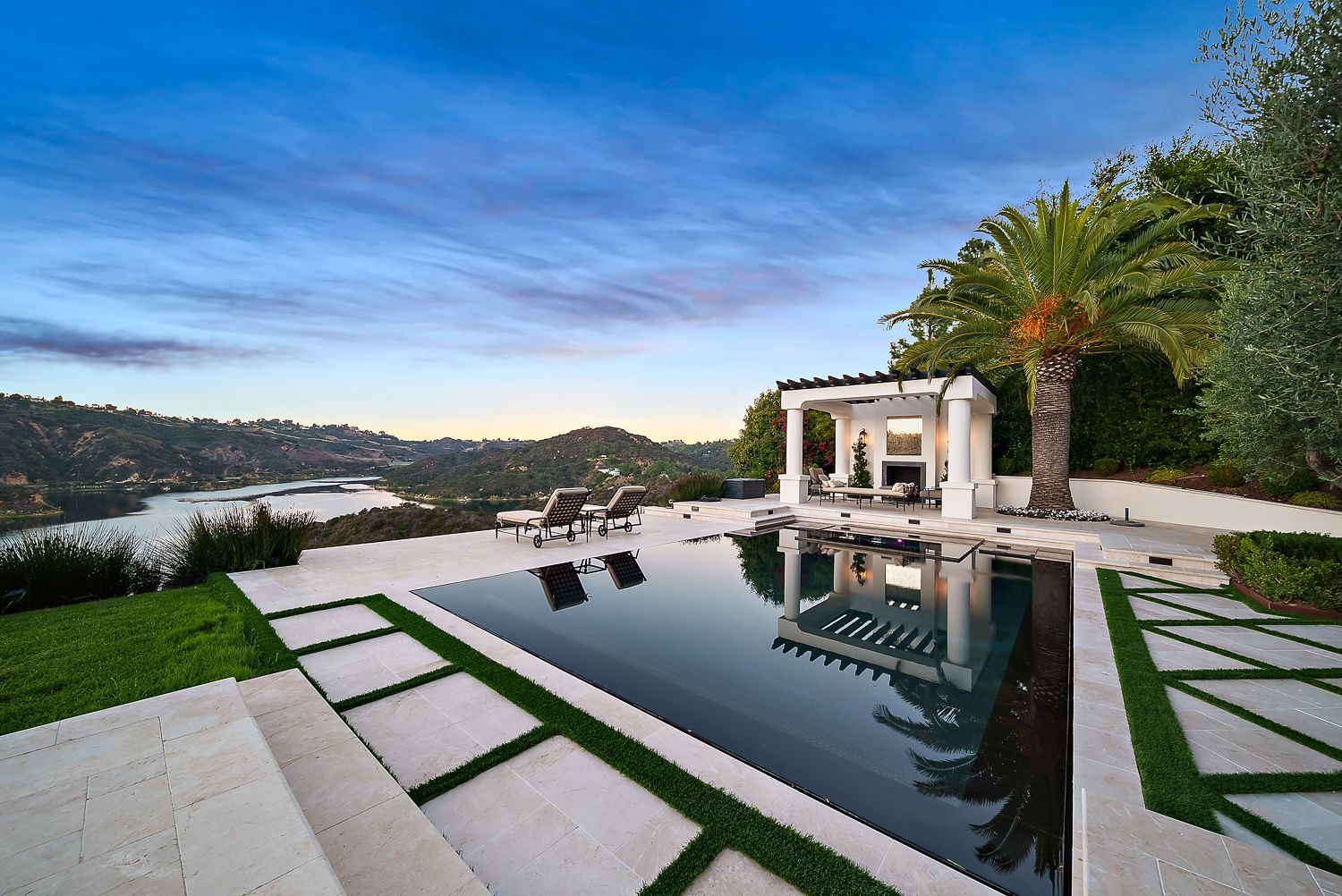 custom pool overlooking lake in Los Angeles, CA.