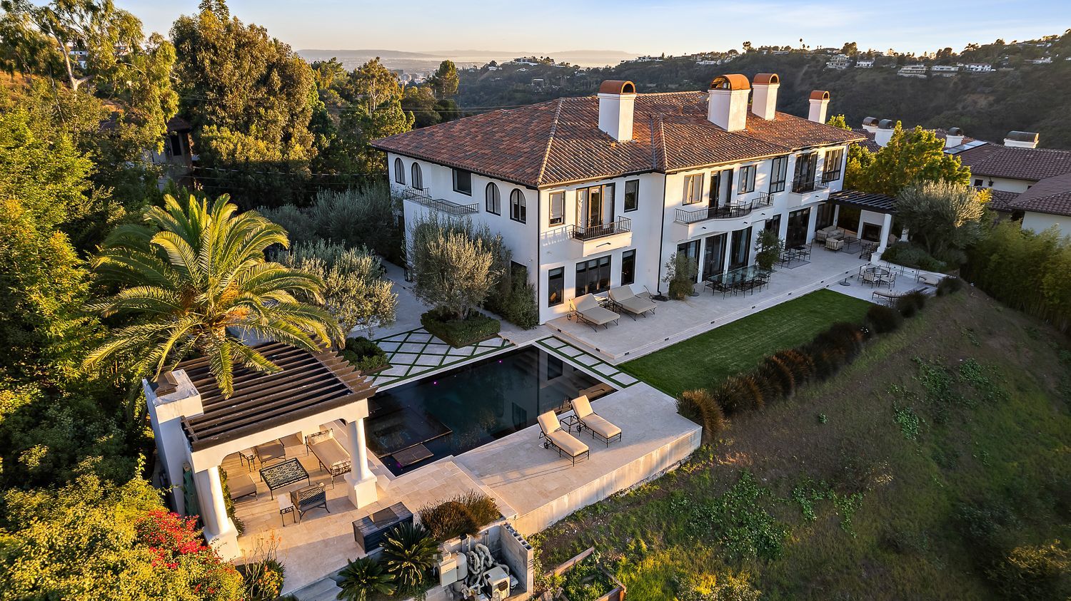 custom pool overlooking lake in Los Angeles, CA.
