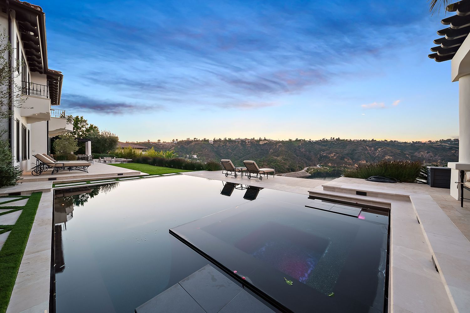 custom pool overlooking lake in Los Angeles, CA.
